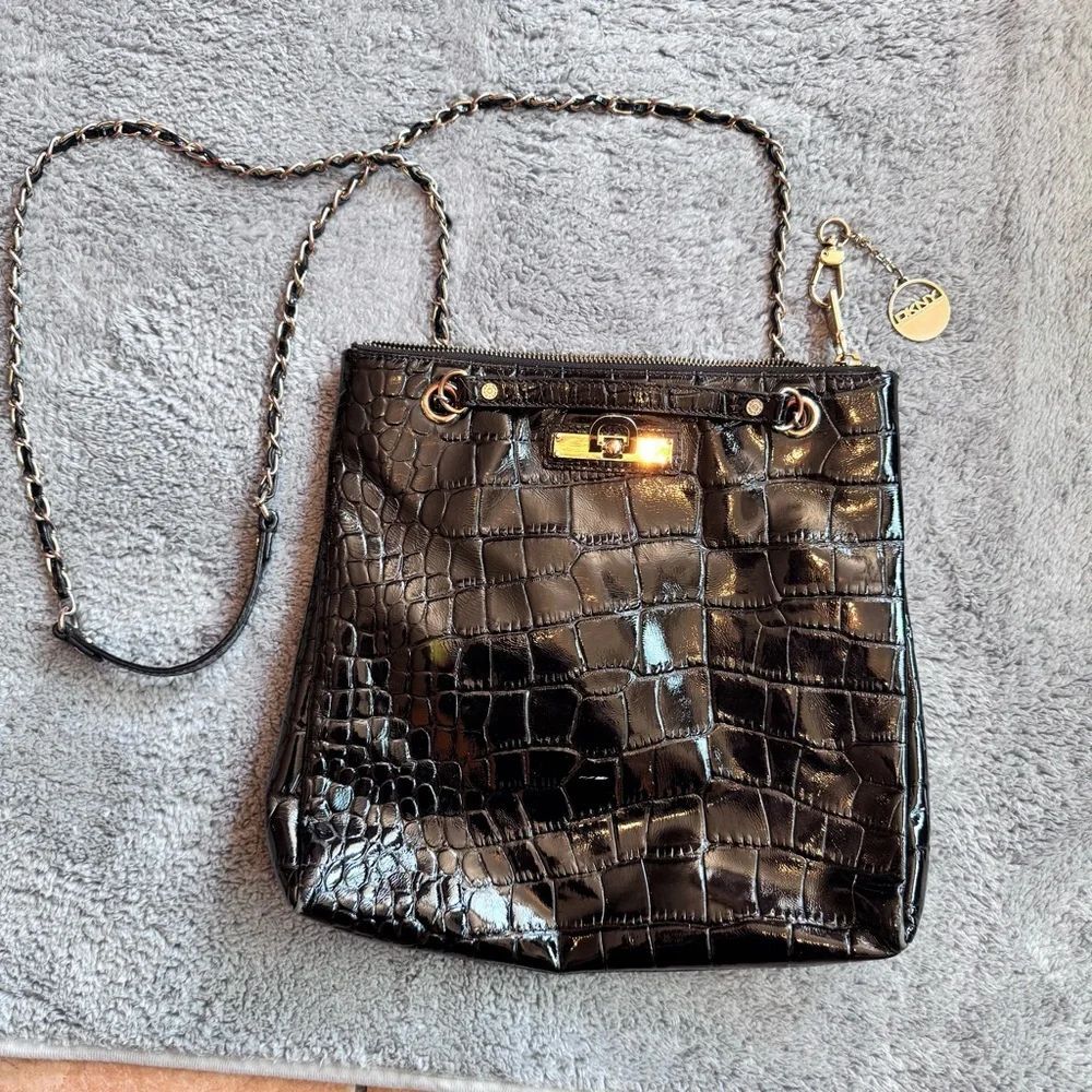 DKNY Black Croco Handbag Crossbody Chain Handle Zip inside Pocket DKNY Logo
